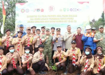 Pangdam XIX Tuanku Tambusai dan Kabaharkam Polri Tanam 20.000 Pohon di Siak