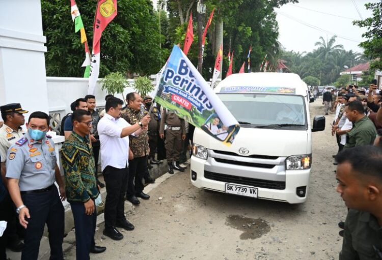 Gubernur Sumut Bobby Nasution Luncurkan 33 Unit Bus Perintis Gratis untuk Pelajar