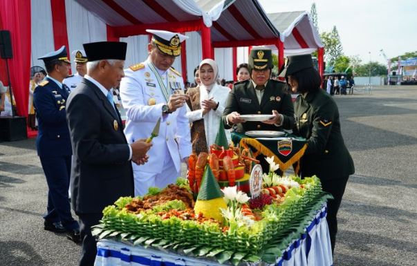 Peringatan HUT ke-81 TNI di Mako Kodaeral I Belawan Berlangsung Khidmat, Tekankan Pentingnya Soliditas dan Kemanunggalan