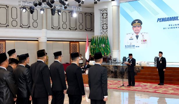 Wagubsu Surya Lantik 188 Pejabat Pemprov Sumut, Tekankan Kolaborasi dan Integritas