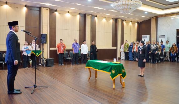 Lantik Erisda Hutasoit Jadi Sekwan, Wali Kota Medan Rico Waas Pesan Jaga Hubungan Eksekutif-Legislatif