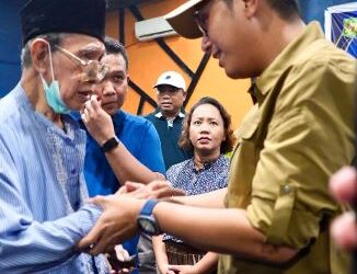 Sapa Warga Medan Baru Diawali Gotong Royong, Rico Waas Tindak Lanjuti Keluhan Warga